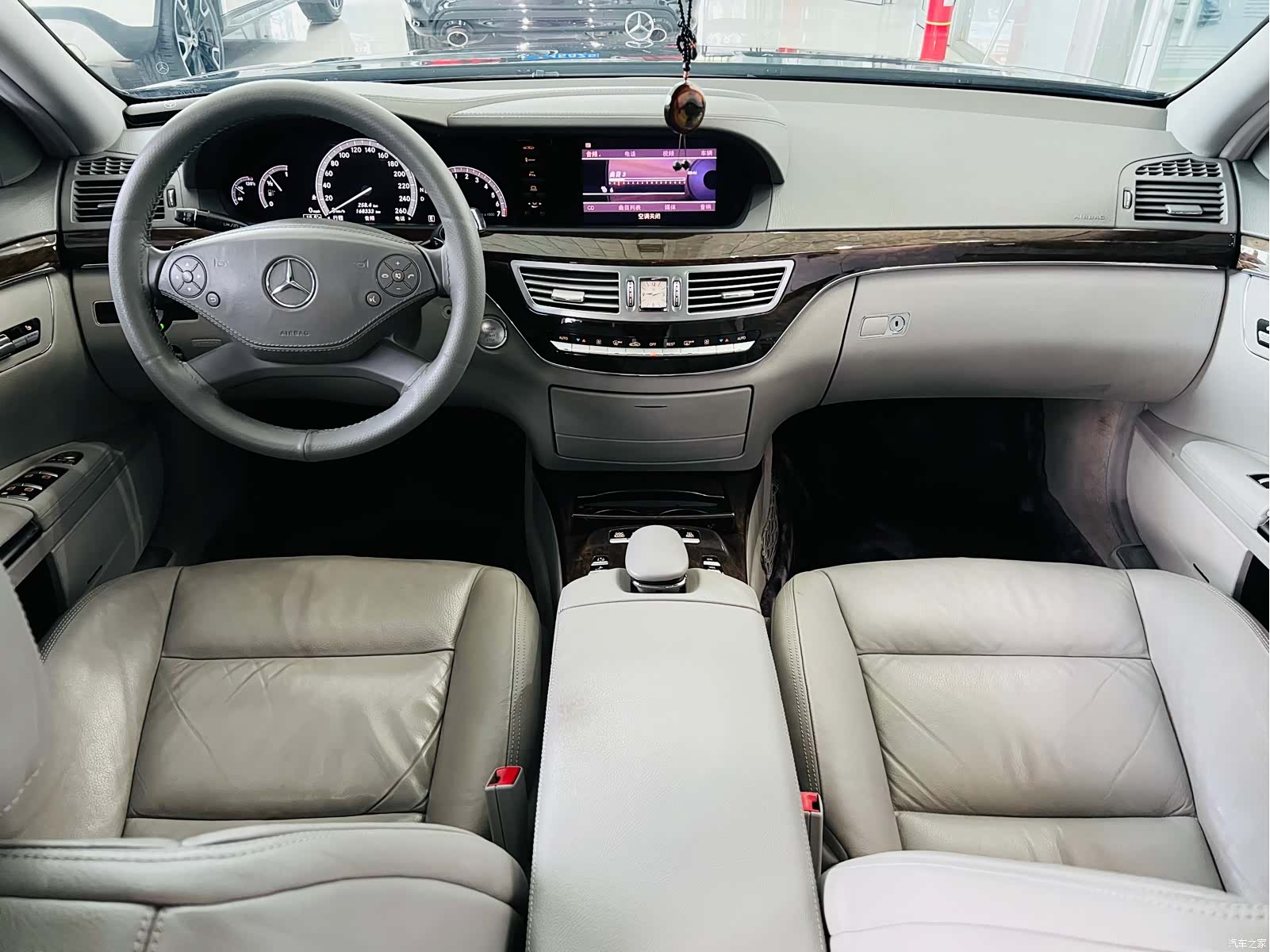 Mercedes-Benz S-Class, 2011 12