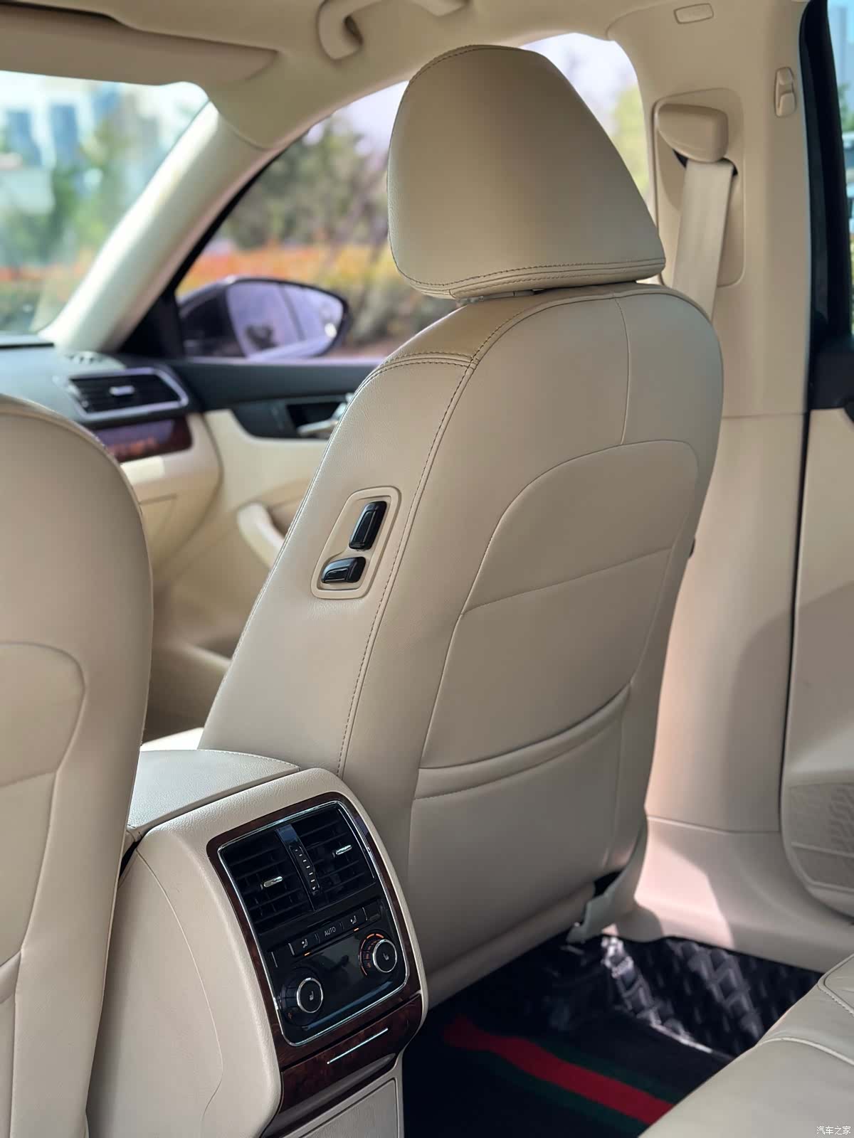 Volkswagen Passat, 2013 21