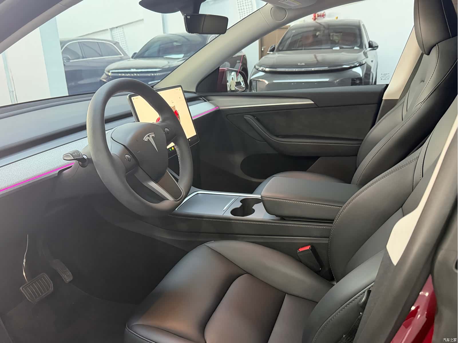 Tesla Model Y, 2024 все фото