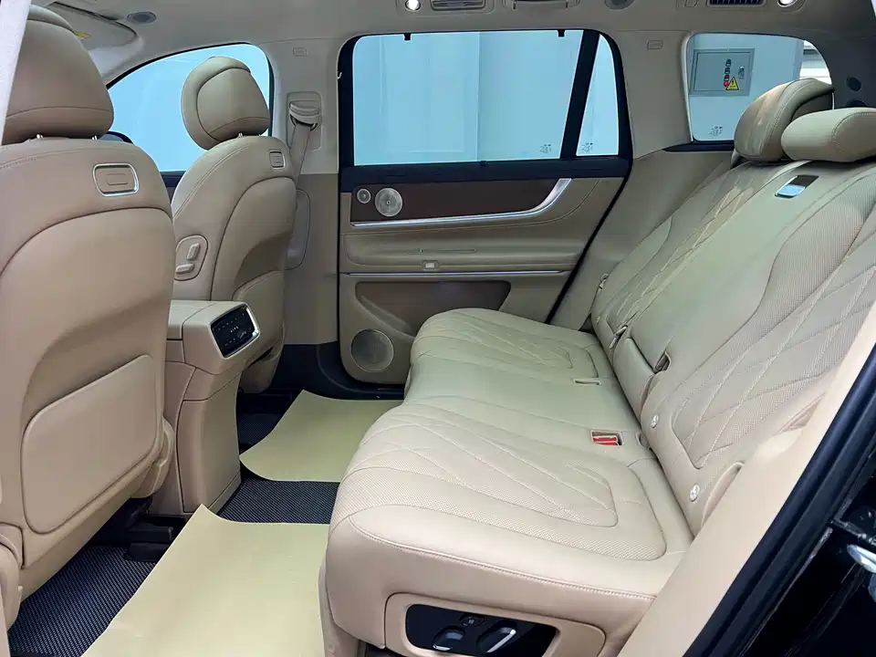 AITO Ask the world M9