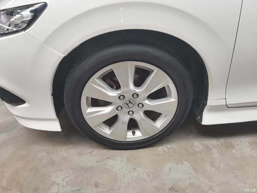 Honda Jade, 2015 23