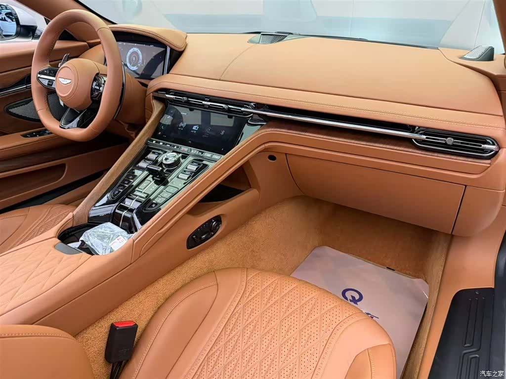 Aston Martin DB12, 2024 11