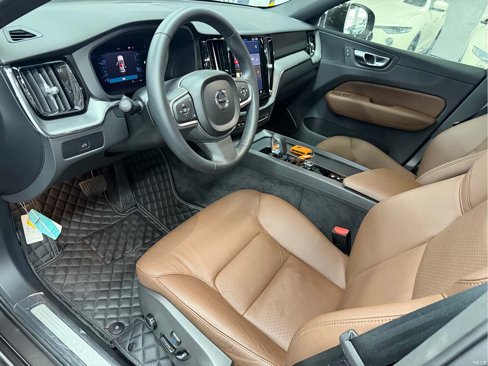 Volvo XC60, 2025 3