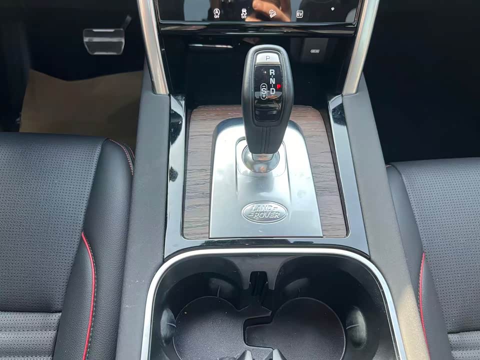 Land Rover Discover sources for sports