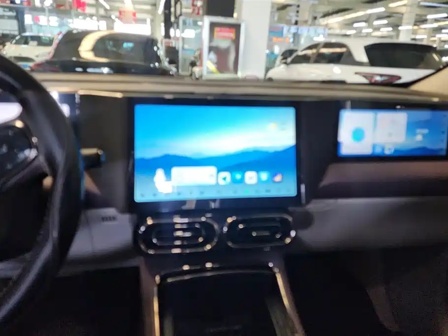 Leapmotor C11