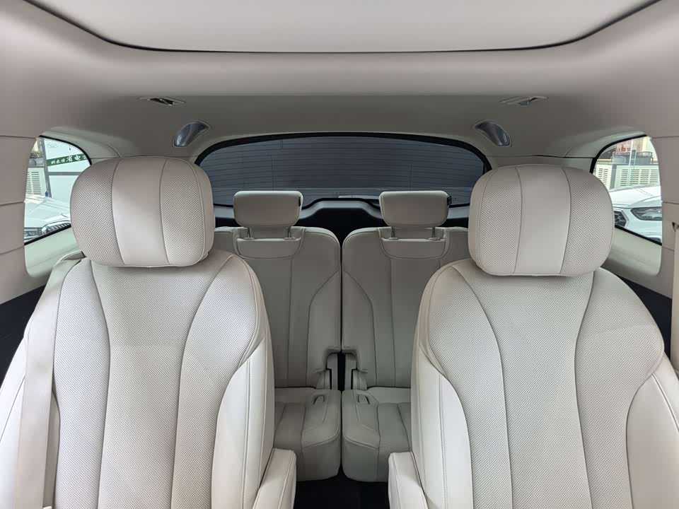 AITO Ask the world M7