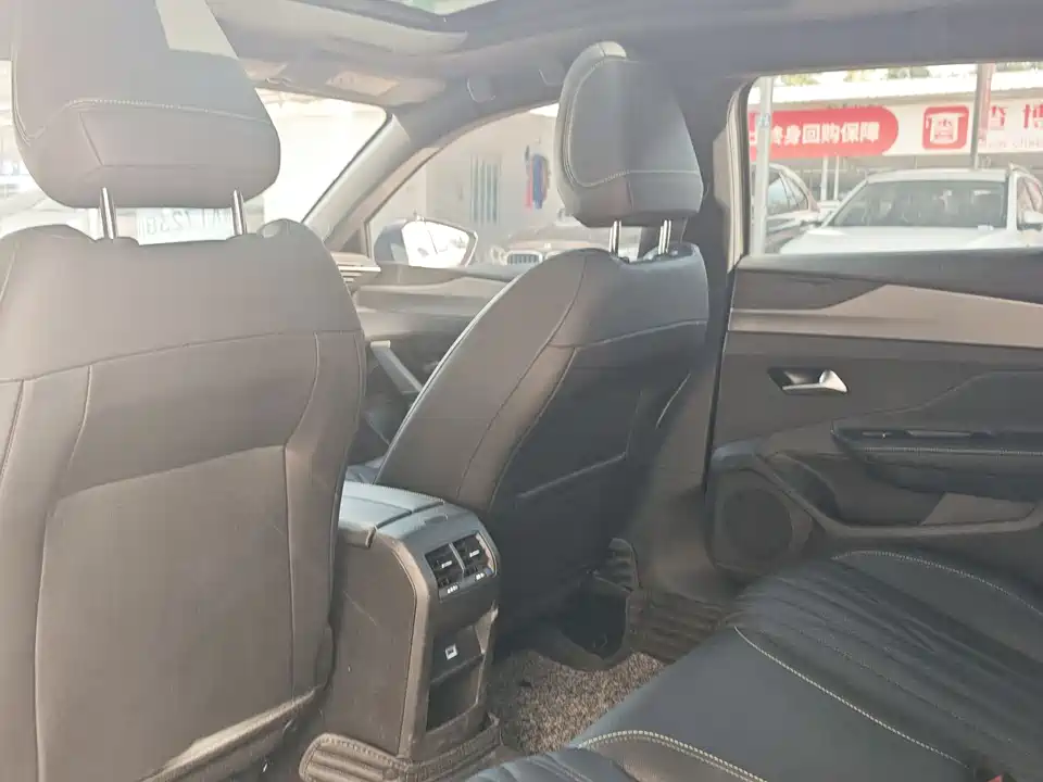 Peugeot 408X