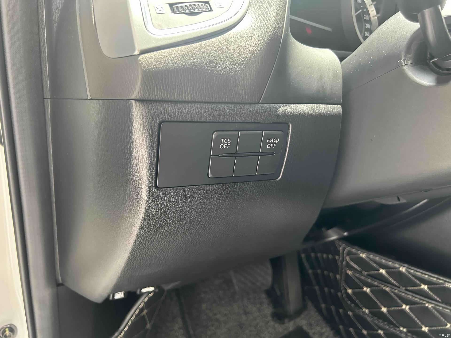Mazda CX-4, 2016 12