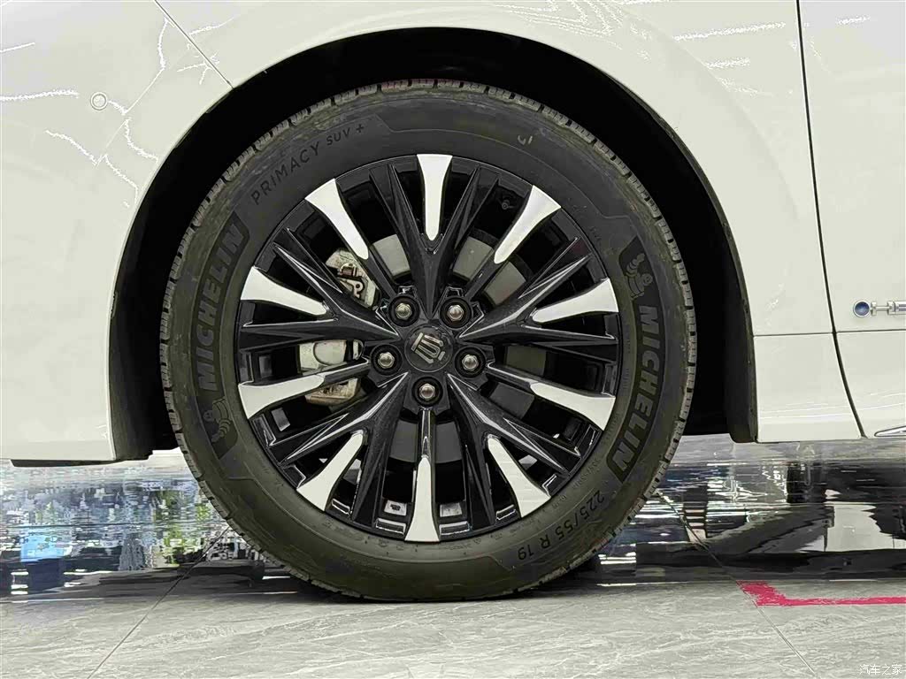 Toyota Vellfire, 2025 18