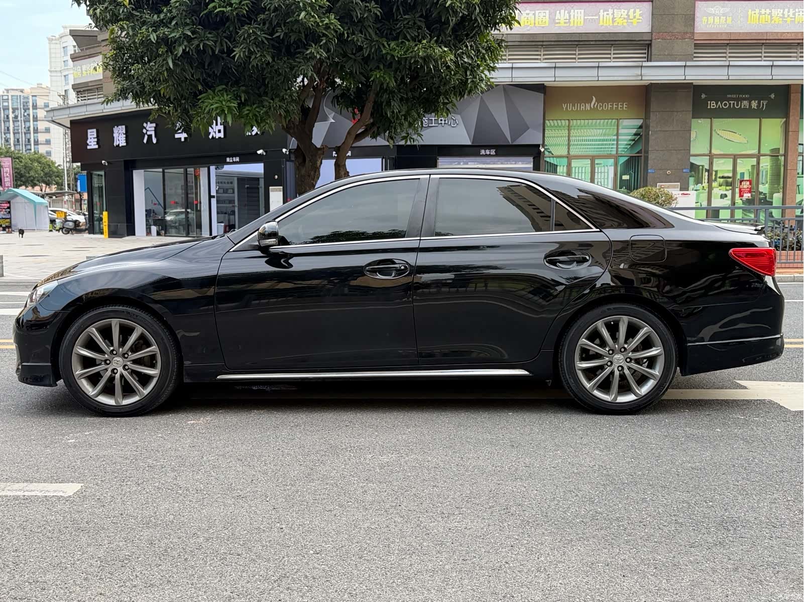 Toyota 2.5V, 2012 13