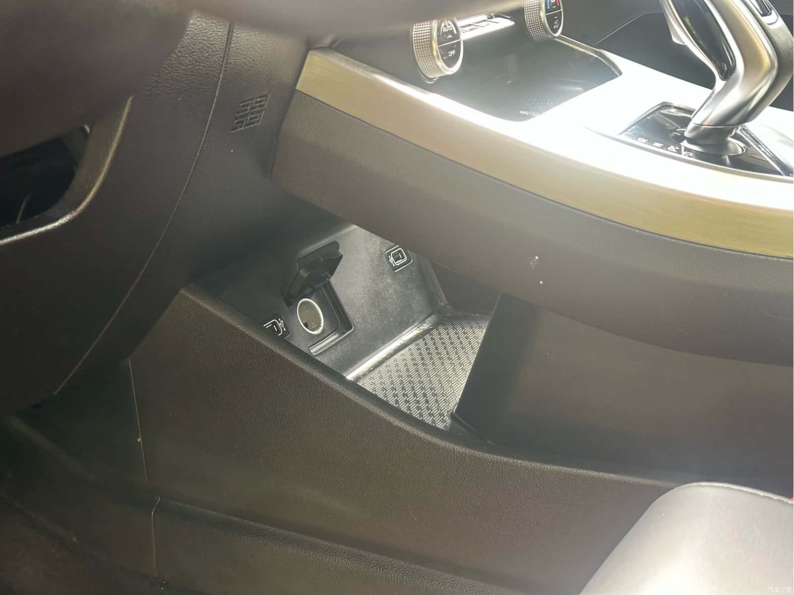 Geely Coolray, 2020 28