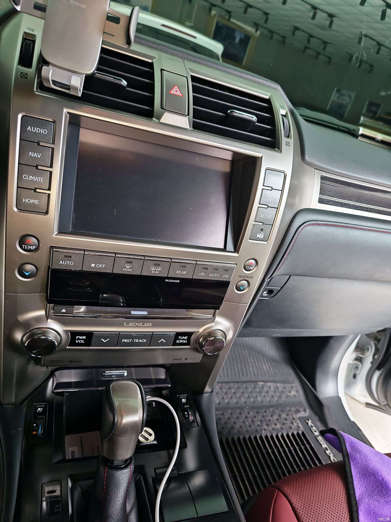 Lexus GX, 2023 16