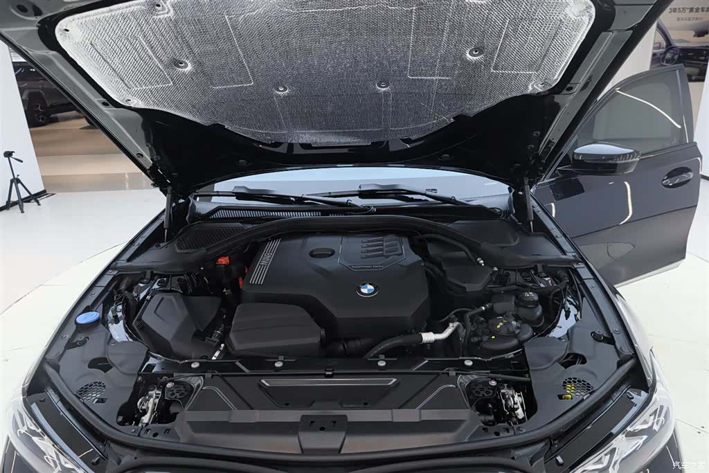 BMW 3 Series, 2025 21