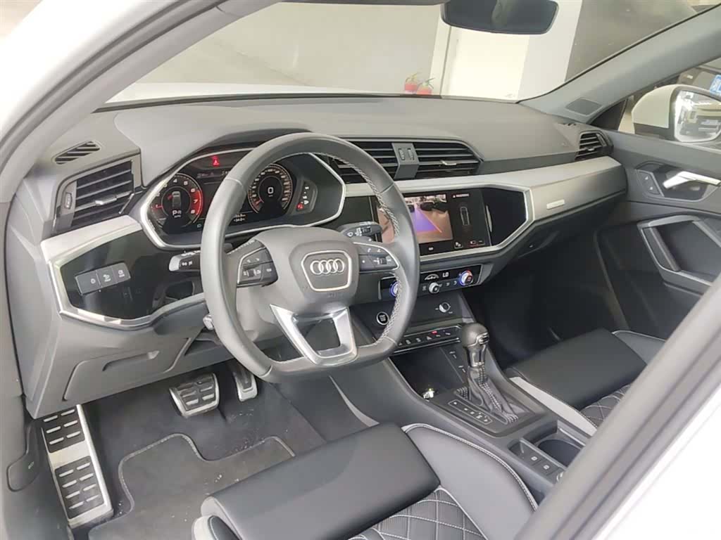 Audi Q3, 2025 10