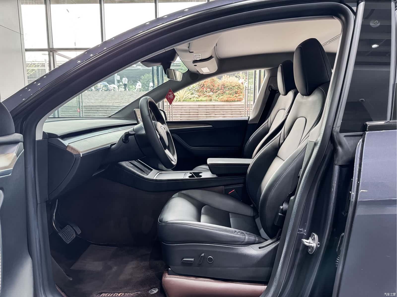 Tesla Model Y, 2023 10