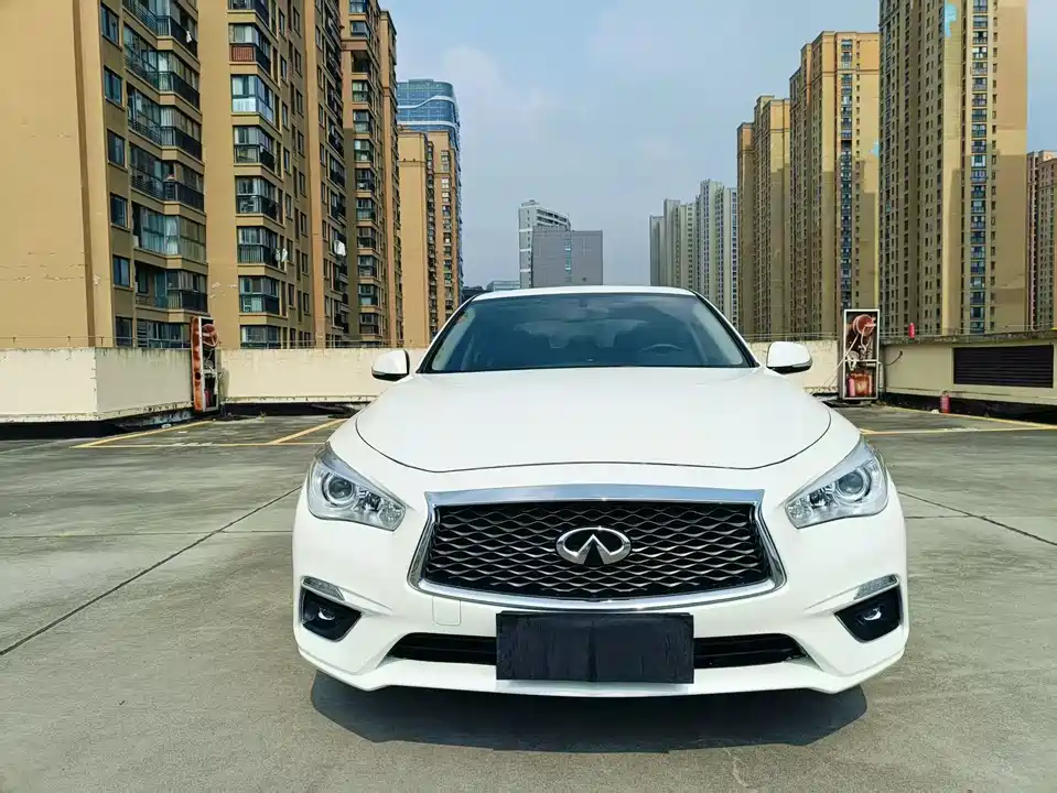Infiniti Q50L