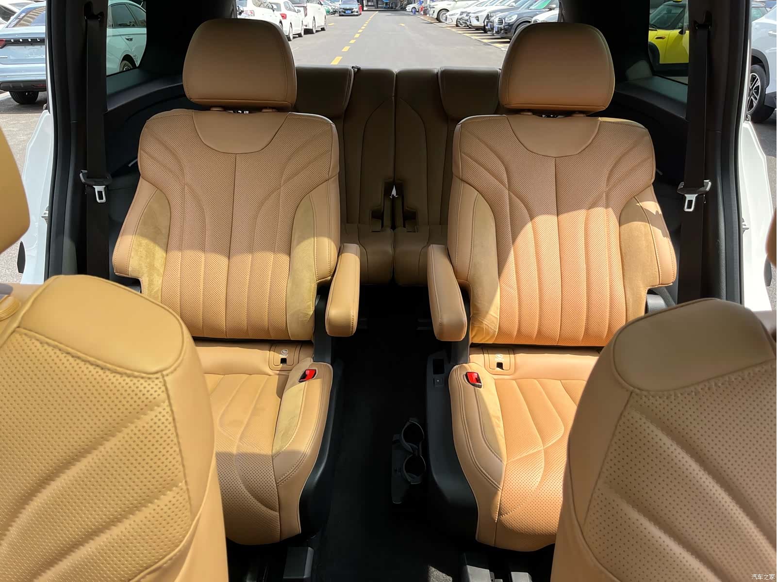 Trumpchi ES9, 2023 13