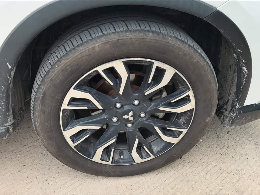 Mitsubishi Outlander Mitsubishi Outlander