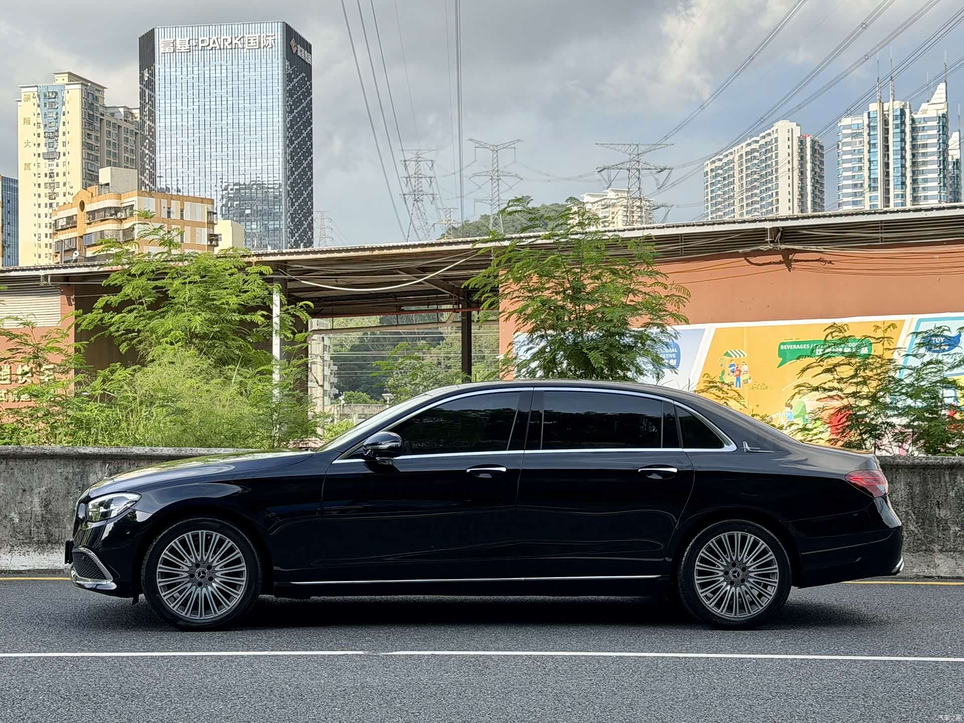 Mercedes-Benz E-Class, 2022 4