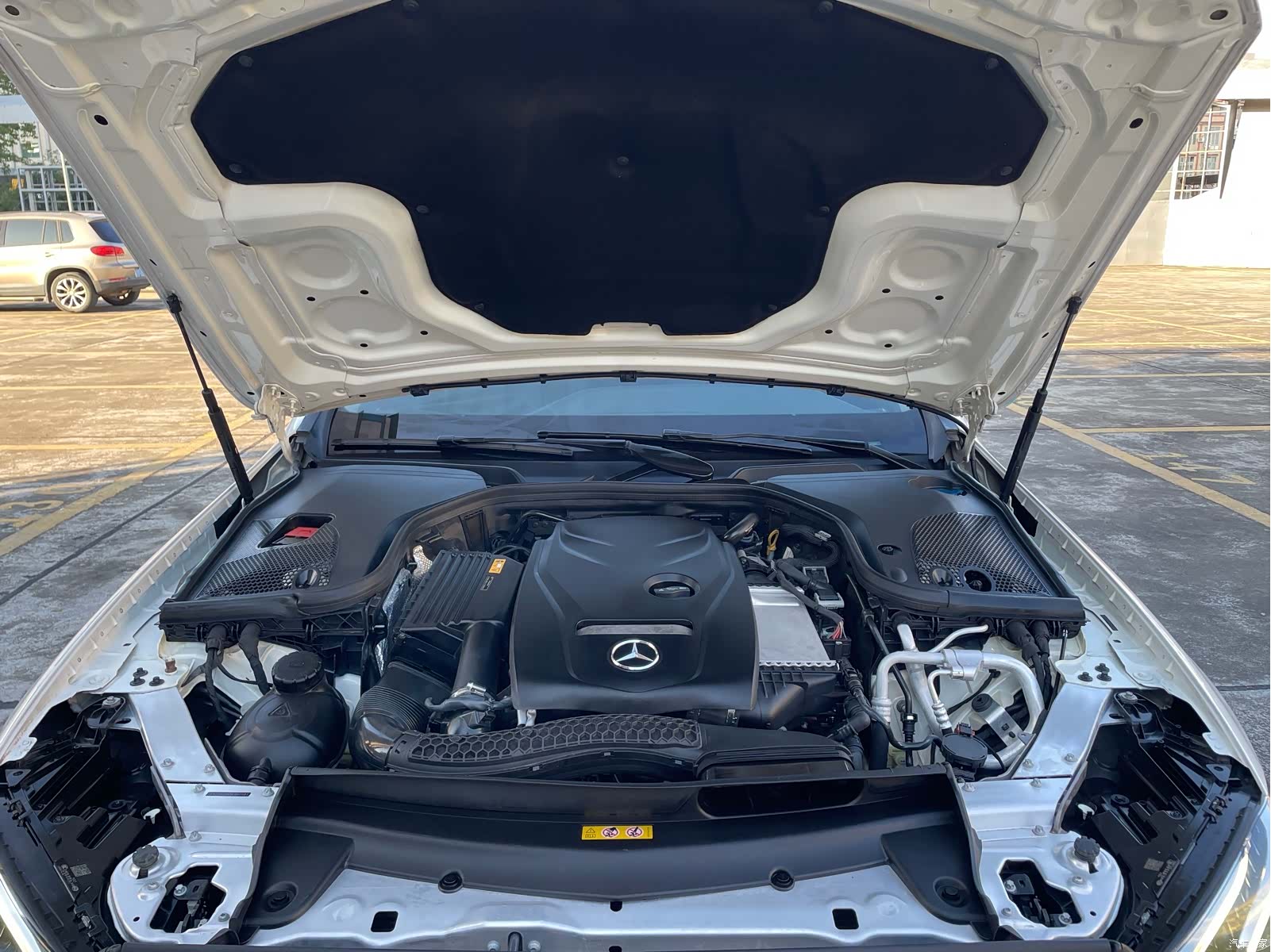 Mercedes-Benz E-Class, 2017 24