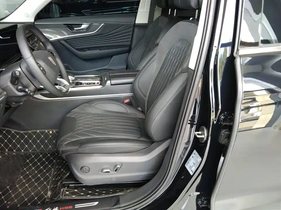 Hongqi HS5