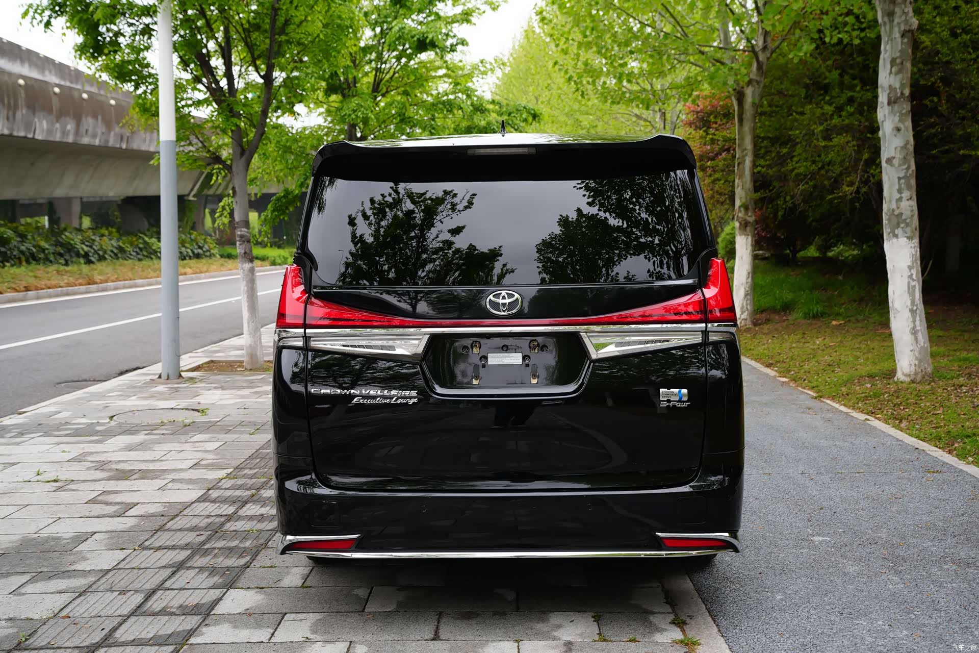 Toyota Vellfire, 2023 8