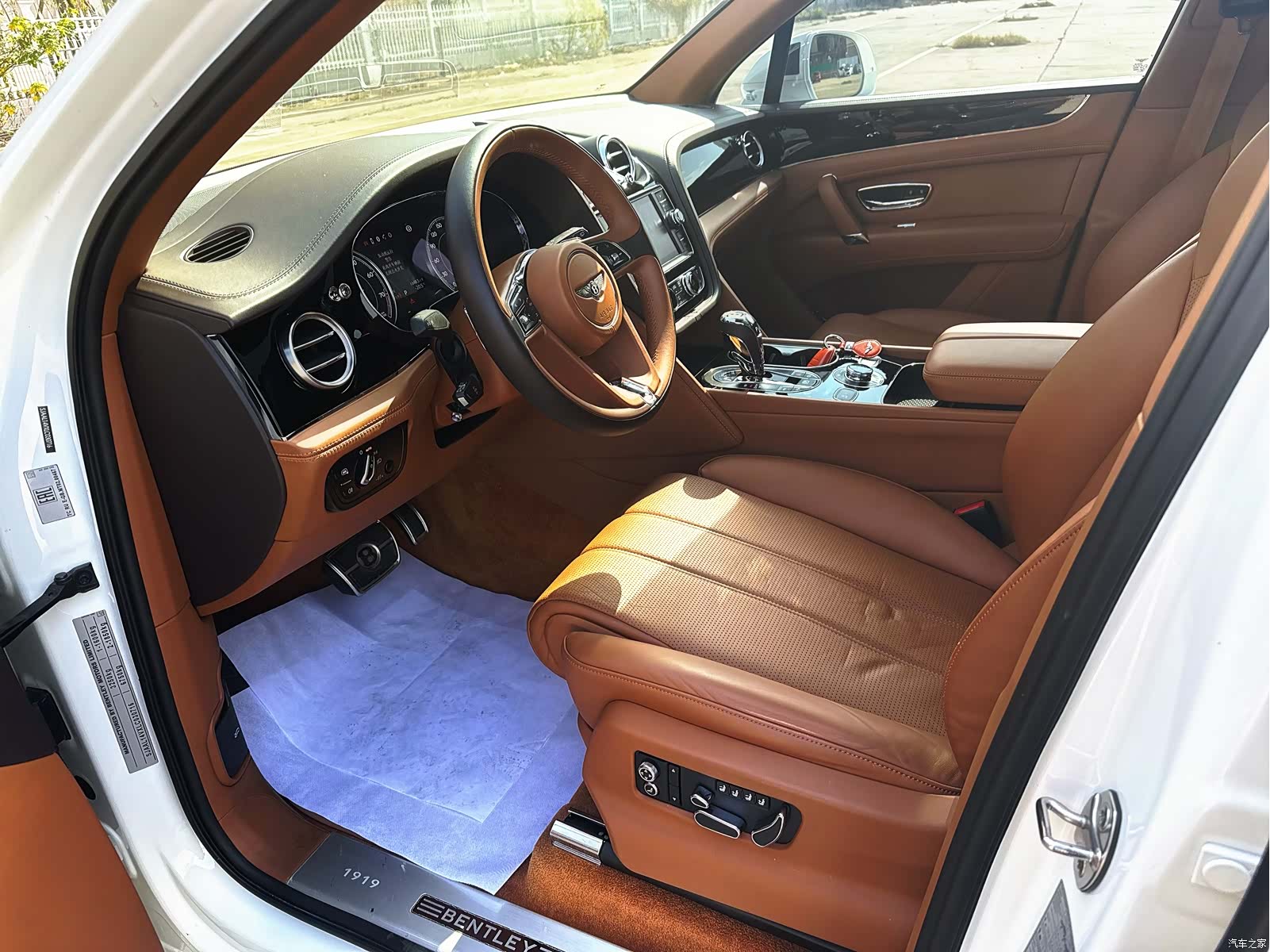 Bentley Bentayga, 2020 4