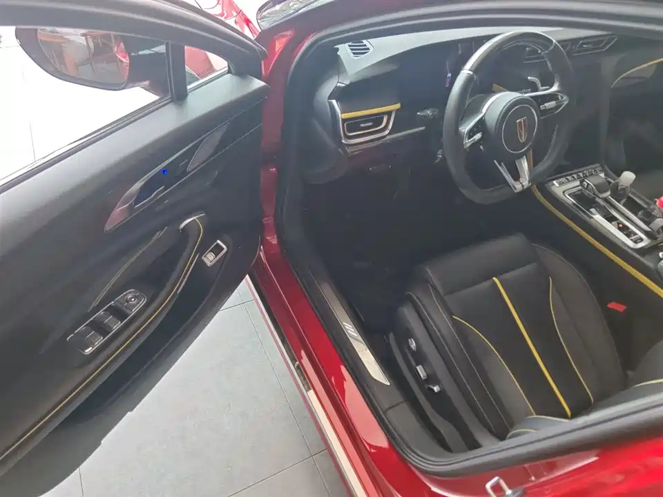 Hongqi H6