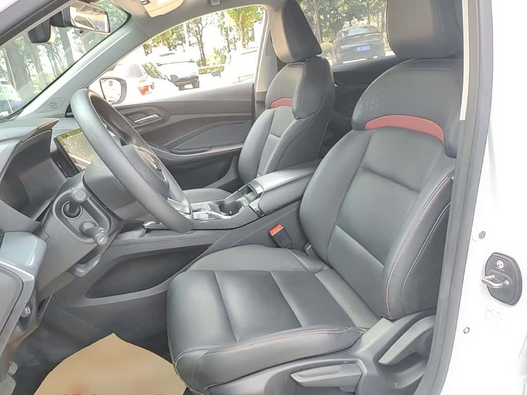 MG MG5, 2022 15