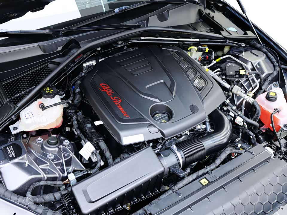 Alfa Romeo Giulia Alfa Romeo Giulia
