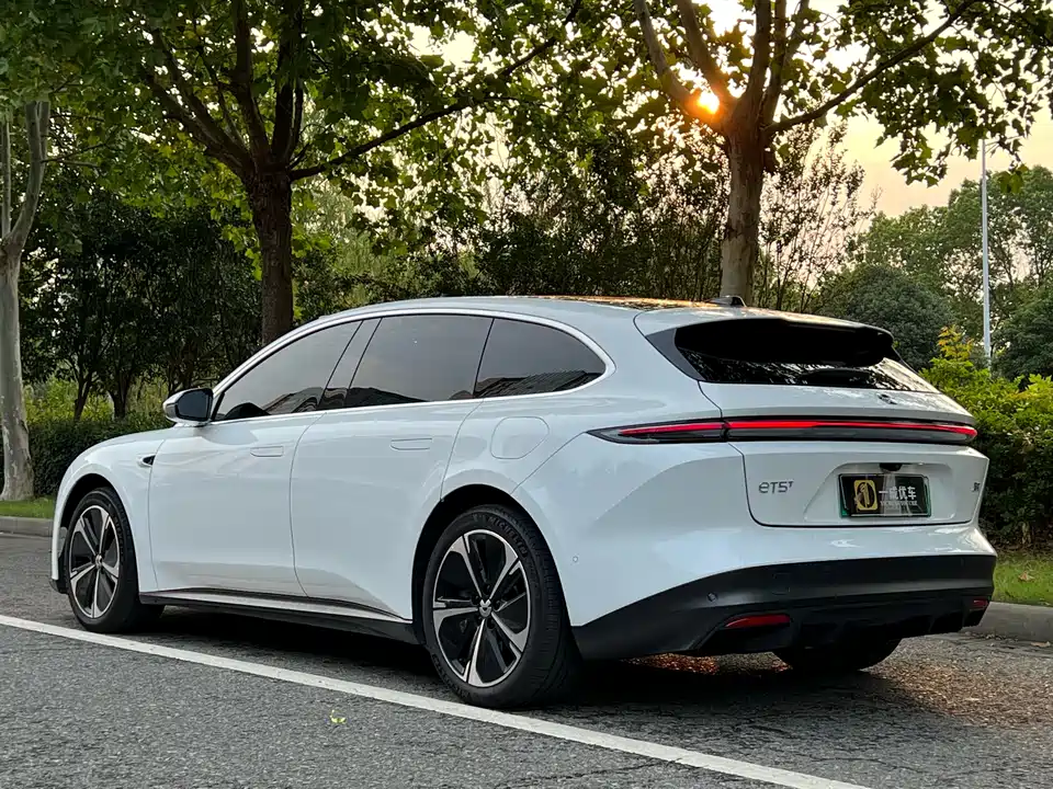 NIO ET5T