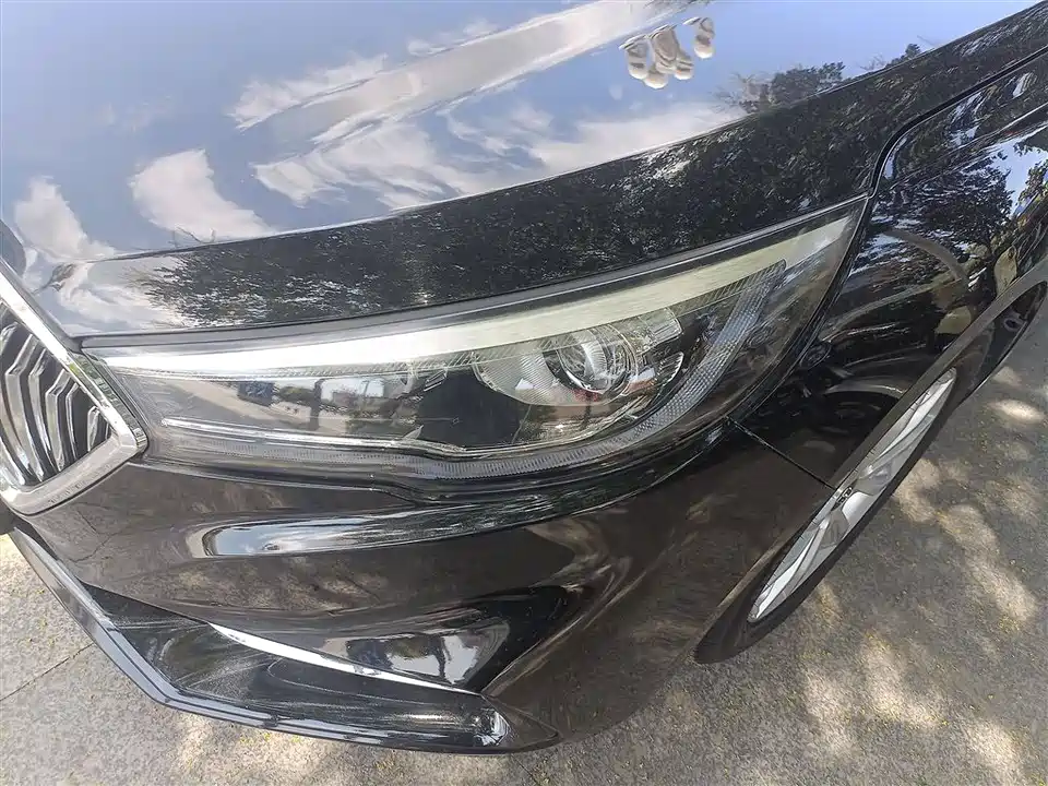 Hongqi H5