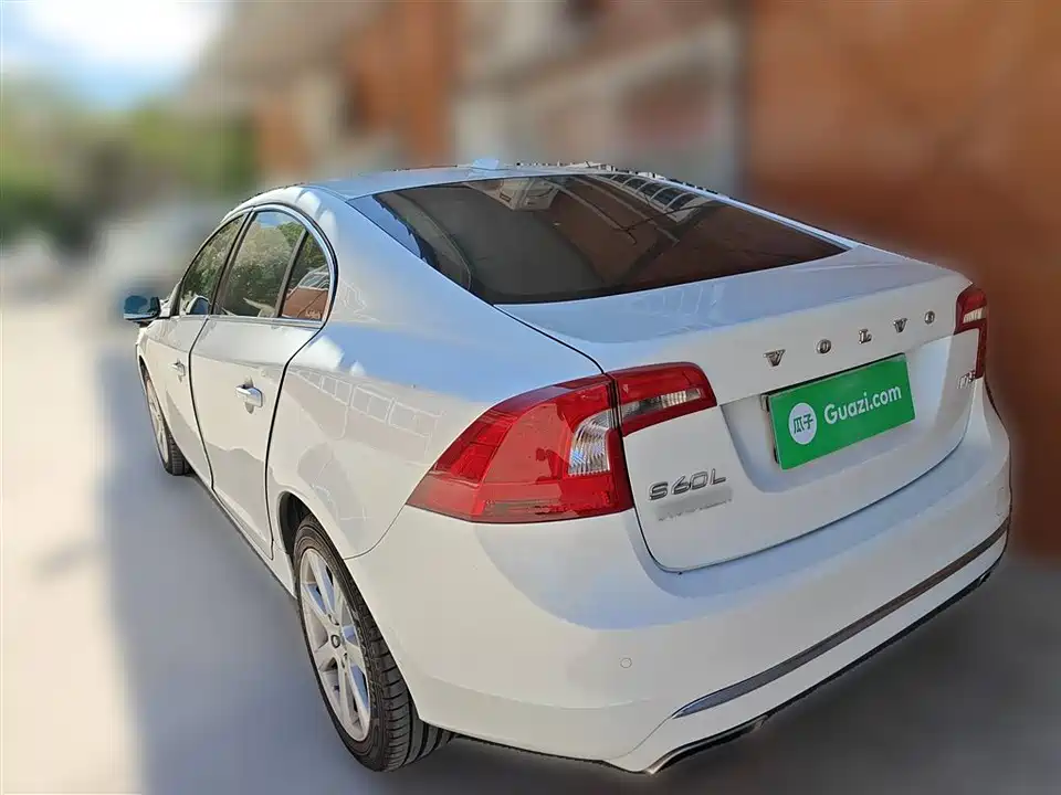 Volvo S60
