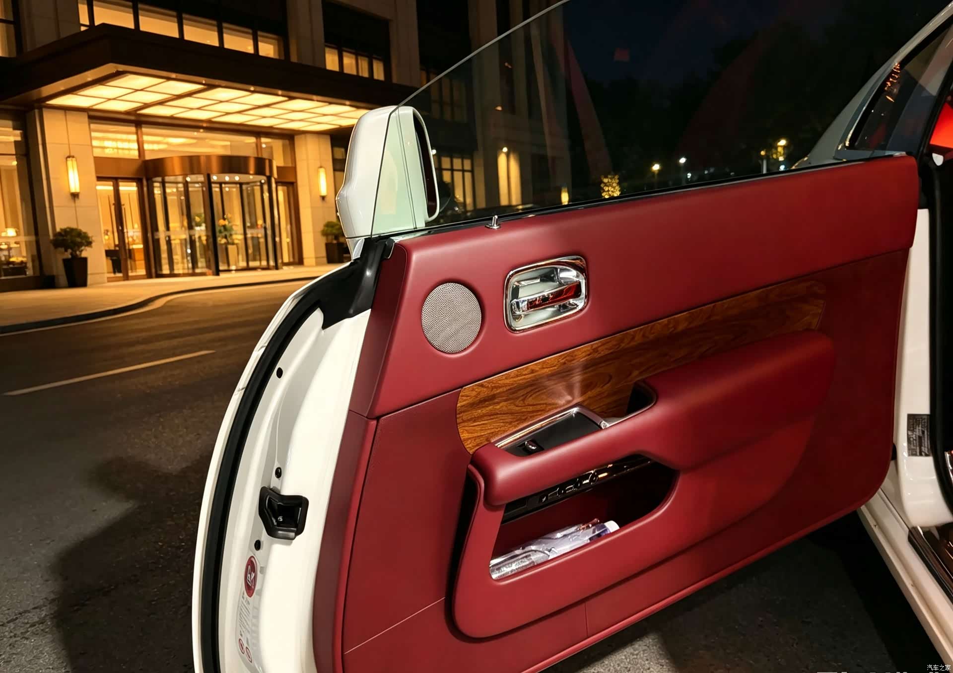 Rolls-Royce Wraith, 2018 все фото