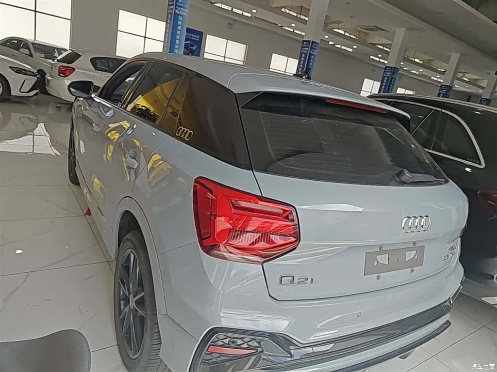 Audi Q2L, 2023 6