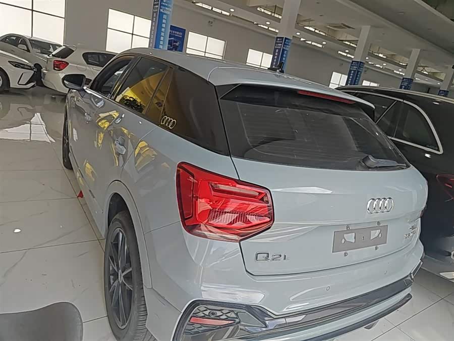 Audi Q2L 2023, фото 6