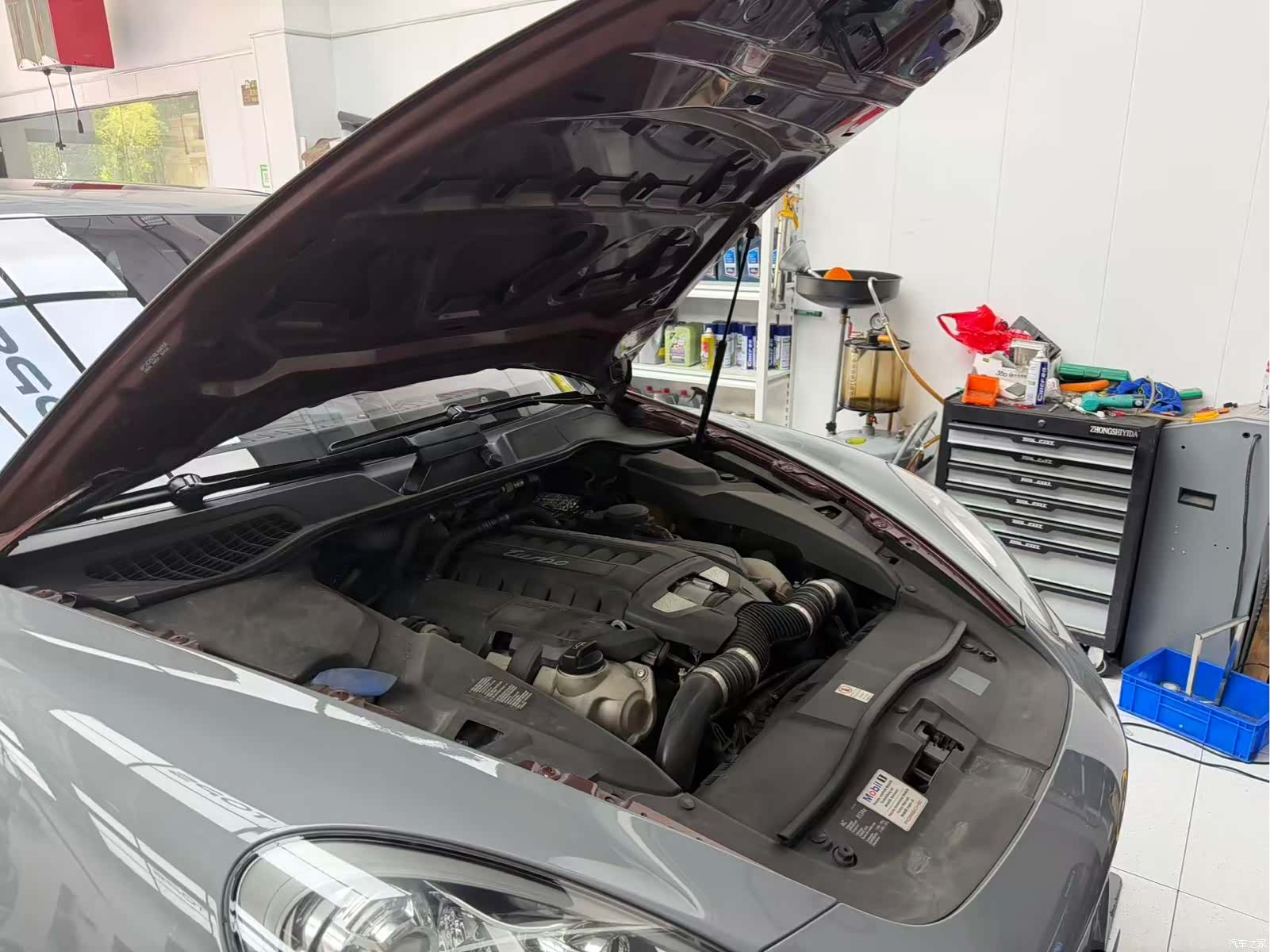 Porsche Cayenne, 2011 8