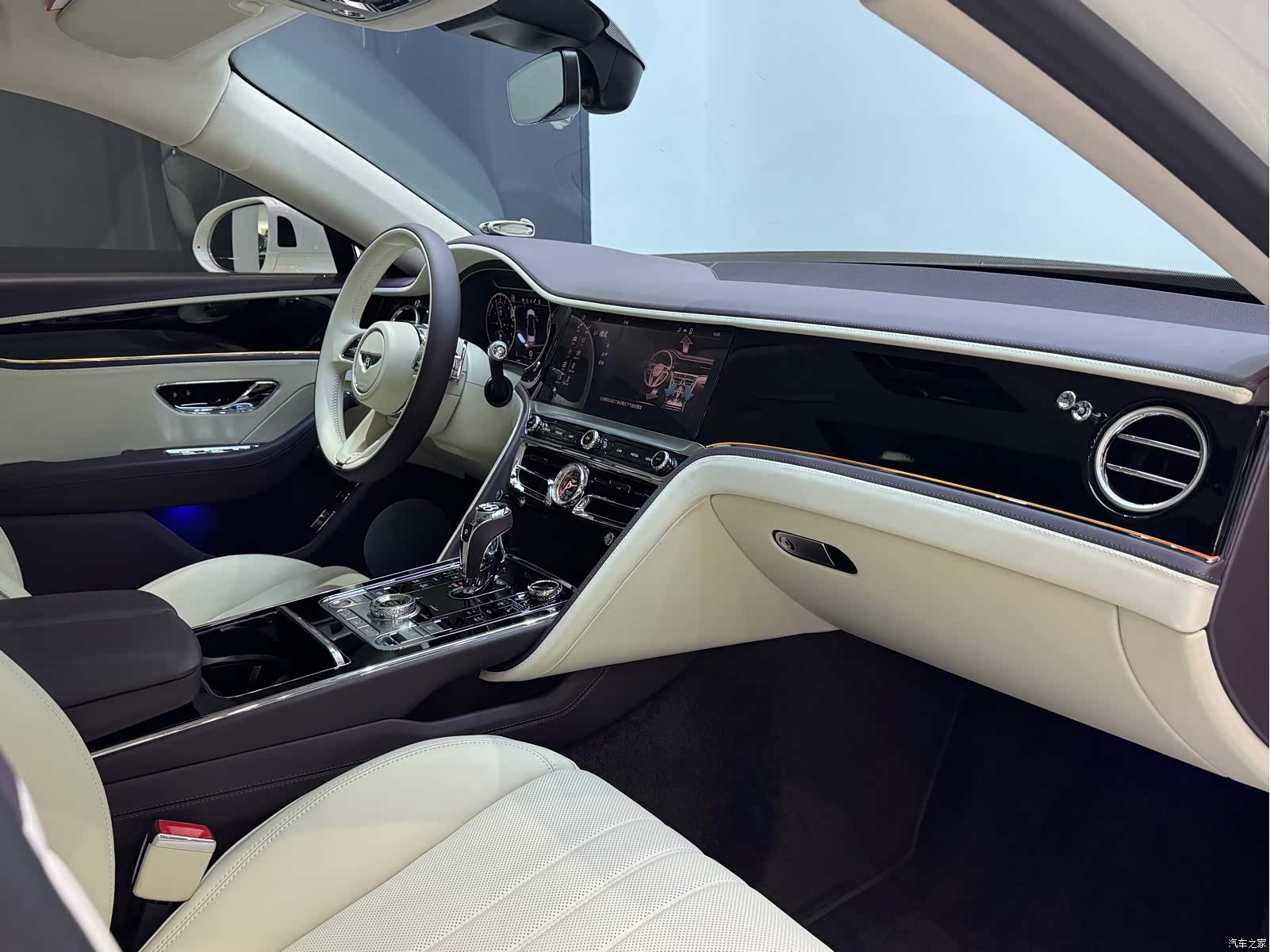 Bentley Flying Spur, 2024 9