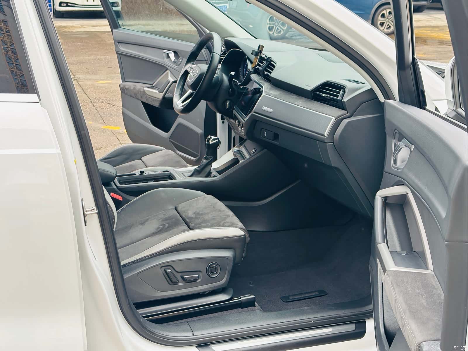 Audi Q3, 2020 все фото