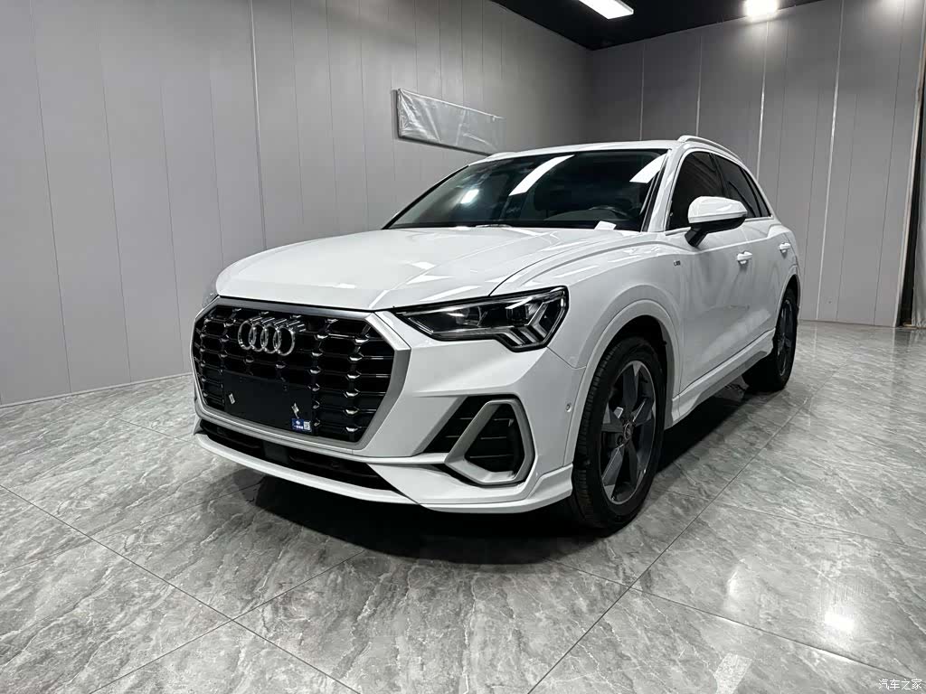 Audi Q3, 2022 1