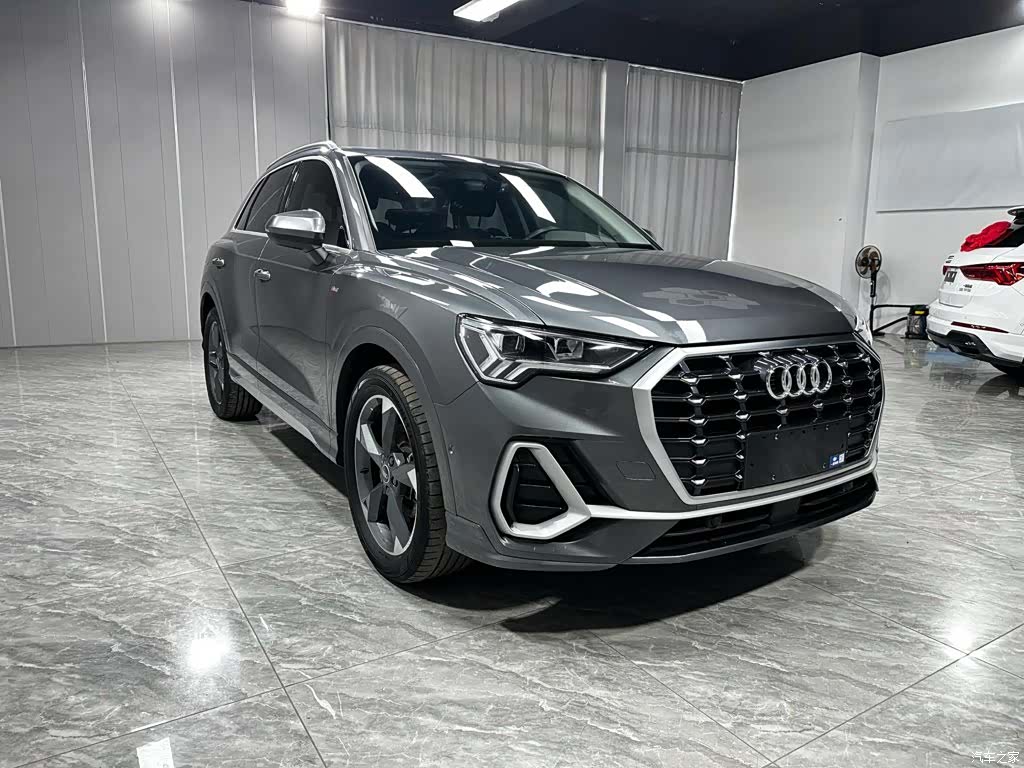 Audi Q3, 2022 3