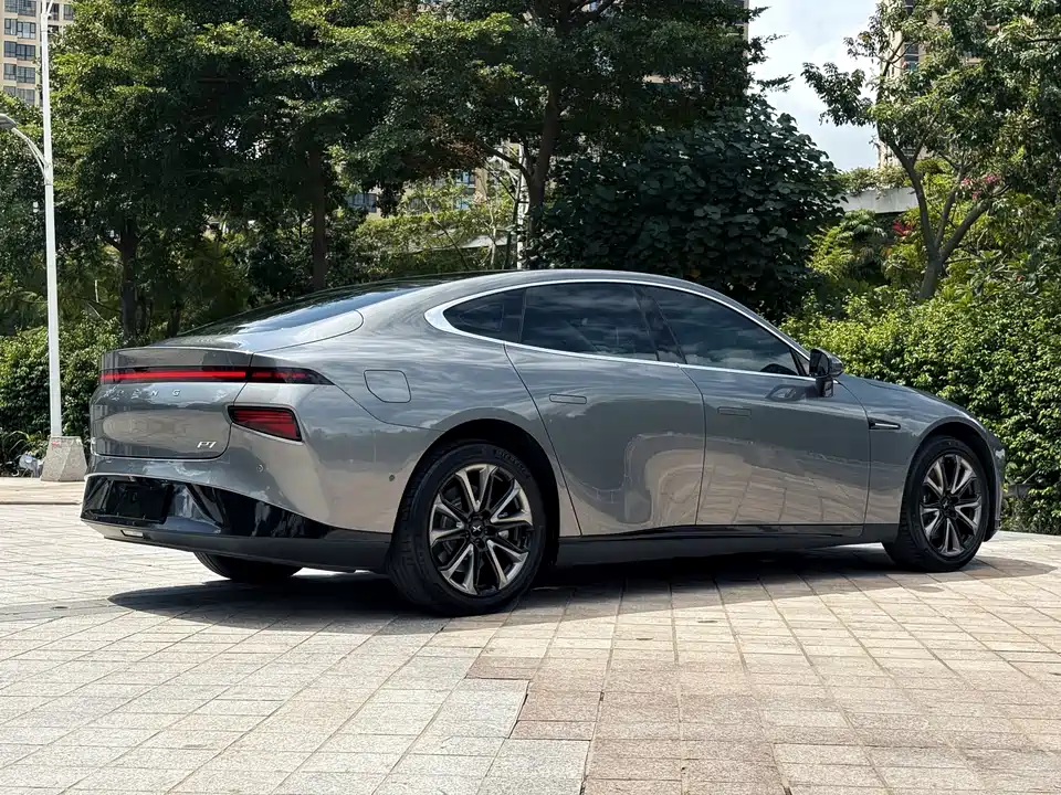 XPENG P7