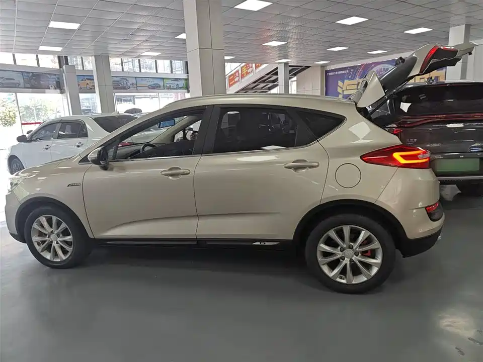 Geely Emgrand GS