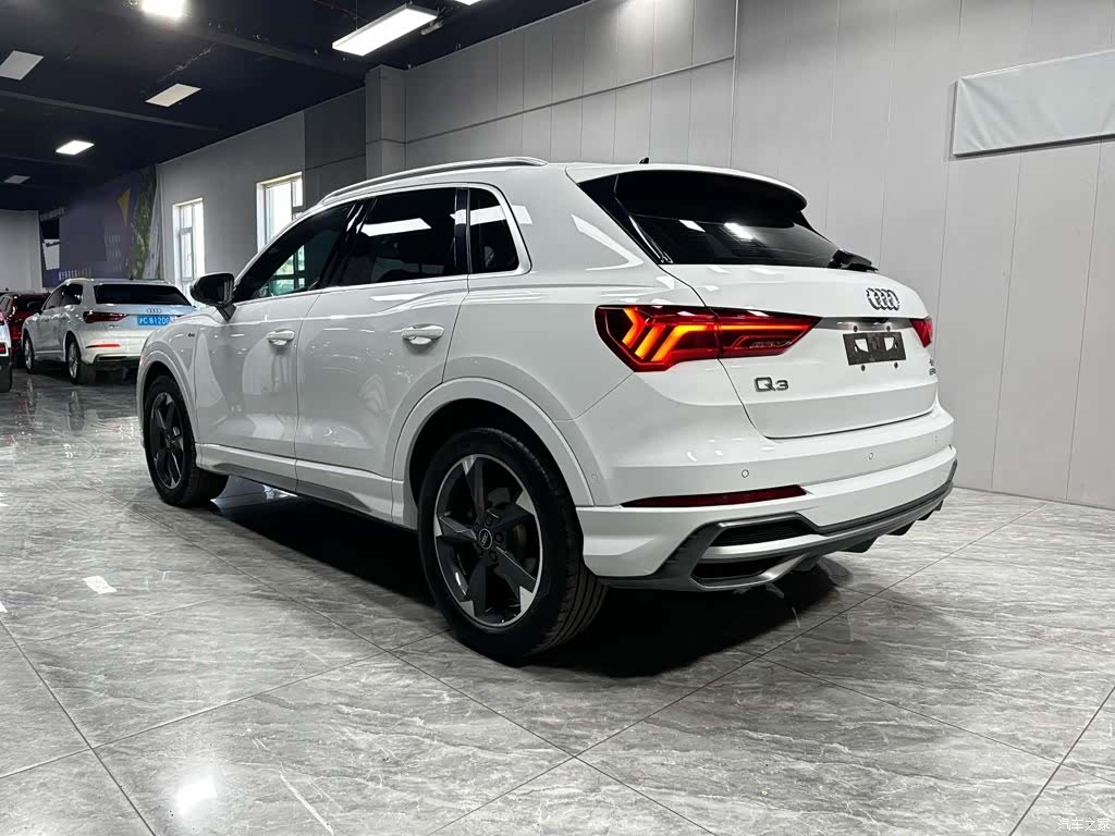 Audi Q3, 2022 9
