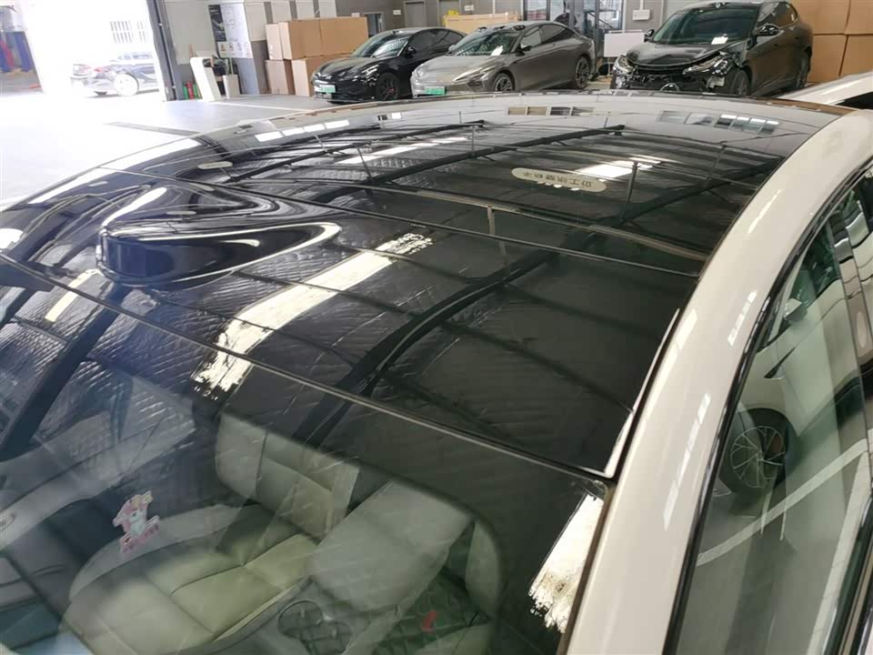 IM Motors Zhiji LS6 IM Motors Zhiji LS6