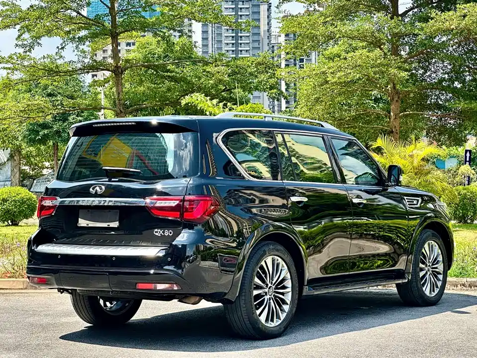 Infiniti QX80