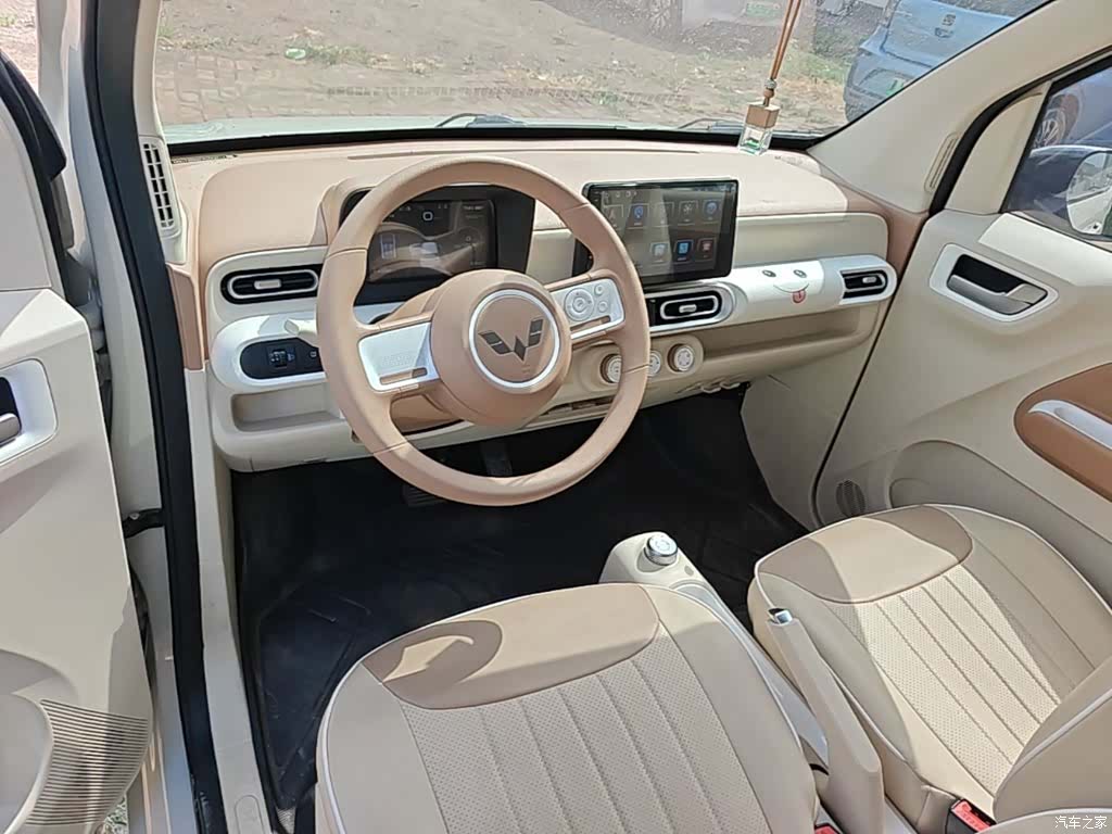 Wuling MINIEV, 2025 10