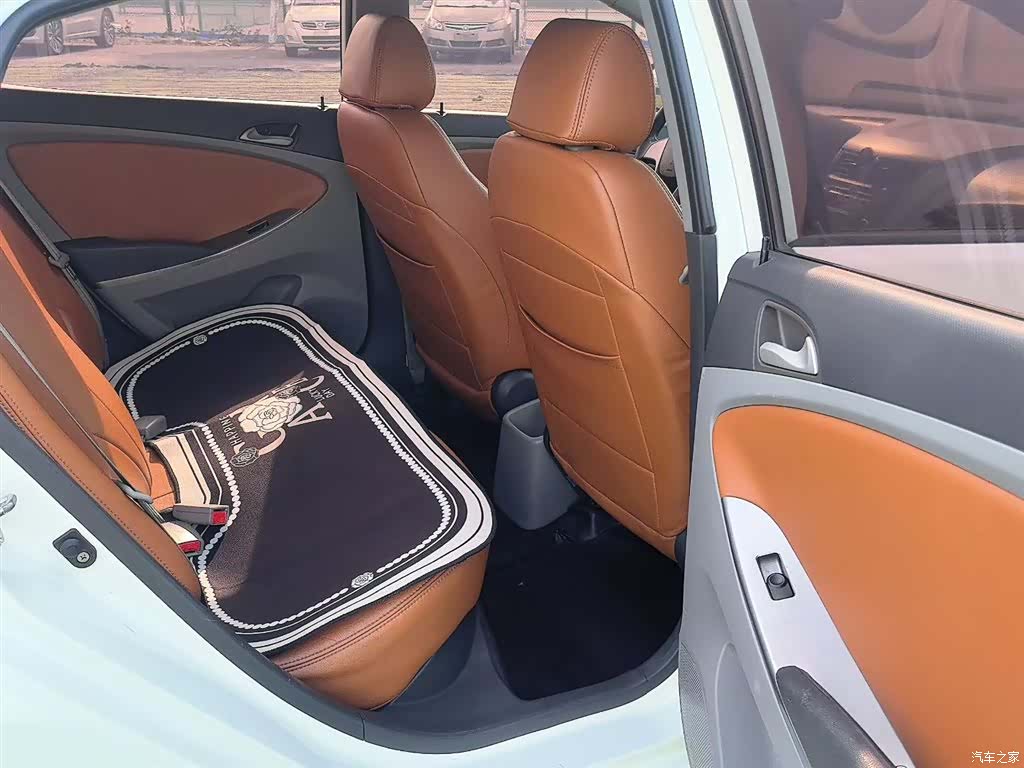 Hyundai GLS, 2016 9