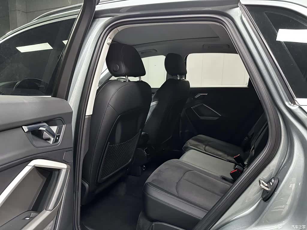 Audi Q3, 2023 16