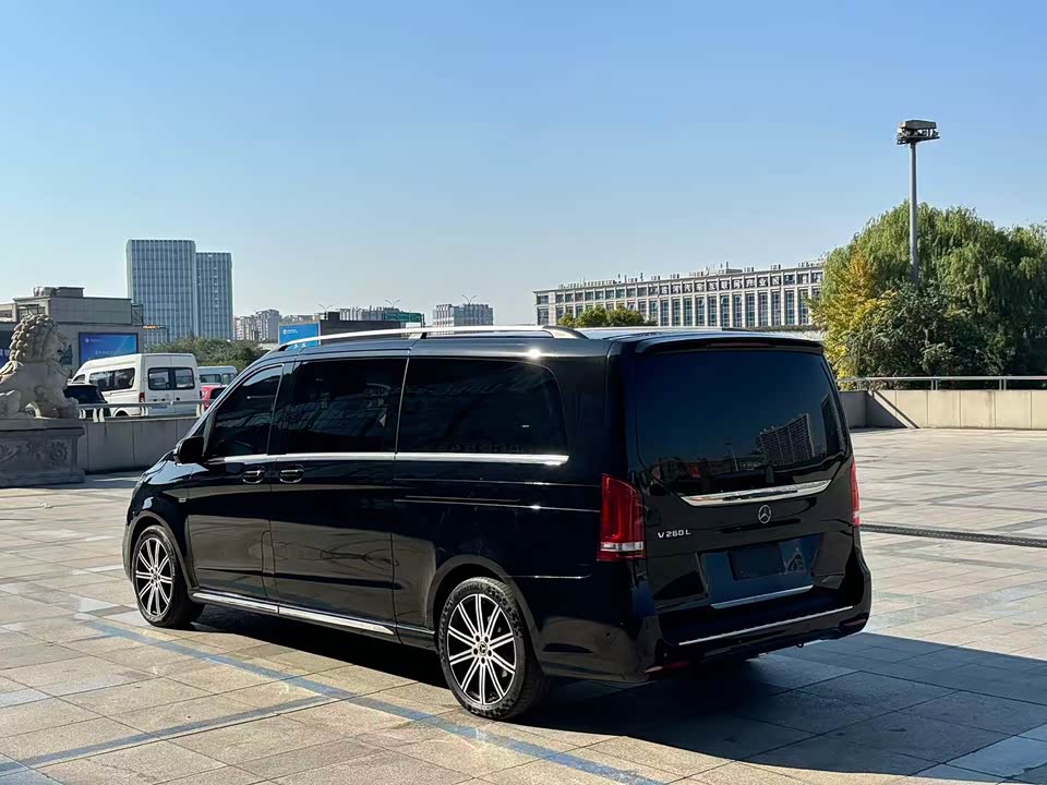 Mercedes-Benz V-class